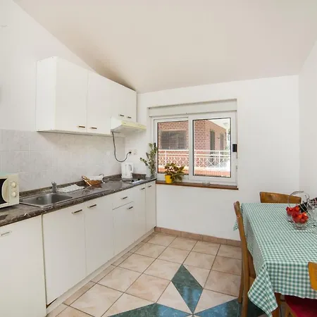 아파트 By The Sea Gradac, Makarska - 16073